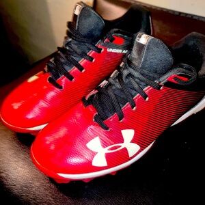 Under armour size youth 2 MLB leaadoff kids cleats